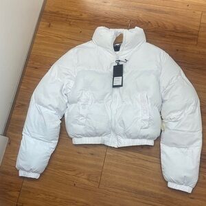White puffer zip up coat jacket medium